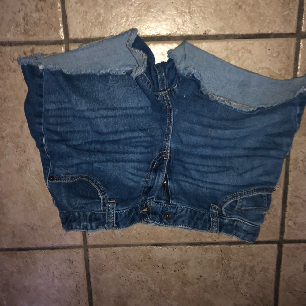Getting rid of clothes. Slightly stretchy. Dark blue. Adjustable waist.